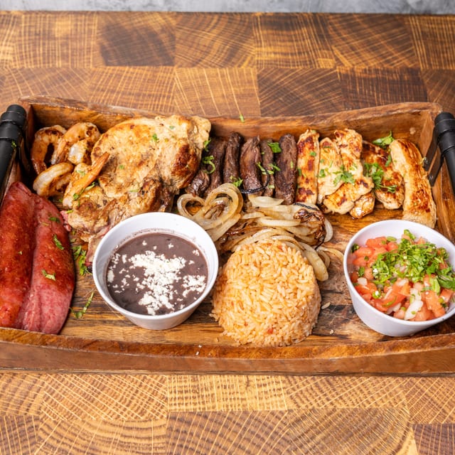 El Sol Parrillada Mixta.
